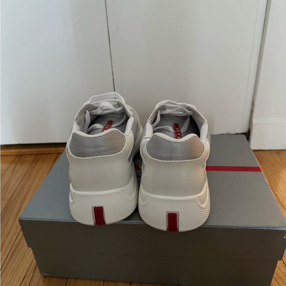 All white prada - Picture 2 of 4